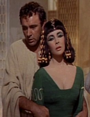 Cropped screenshot of Richard Burton and Elizabeth Taylor from the trailer for the film Cleopatra.